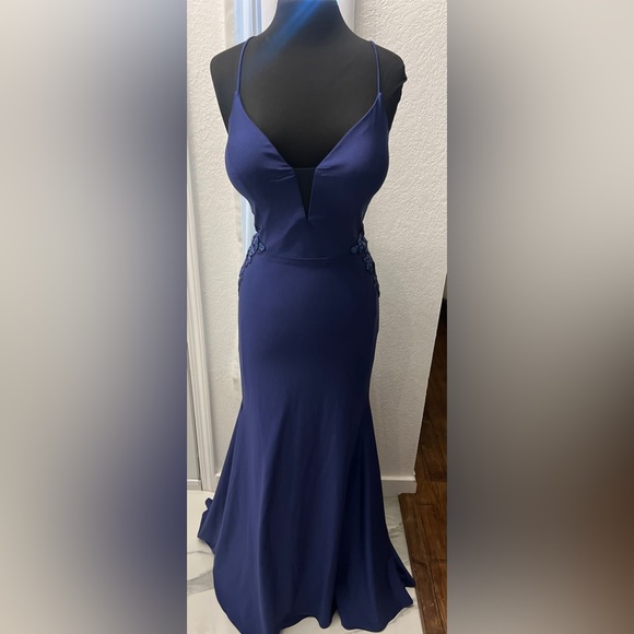 New designer evening dresses ✨ - Picture 8 of 12